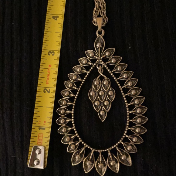 Vintage Sarah Coventry 14” Gold Pendant Necklace - Picture 13 of 14